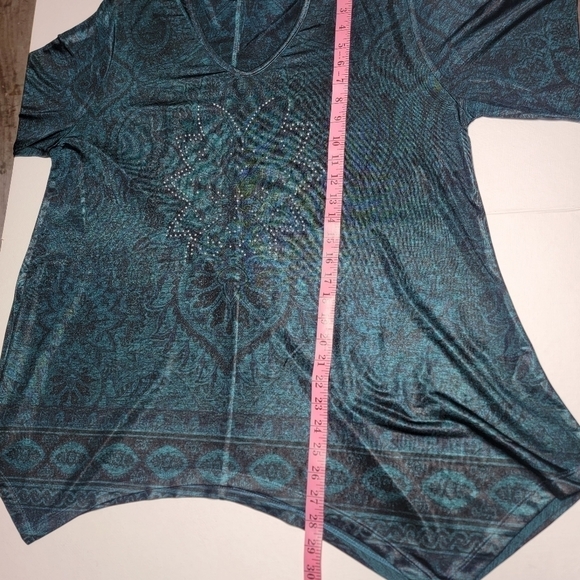 Exclusive one 2XL green and black blouse with embellishments. - Picture 3 of 13